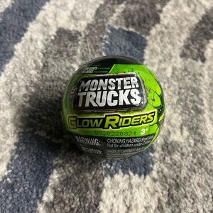 Monster Truck -Glow Riders